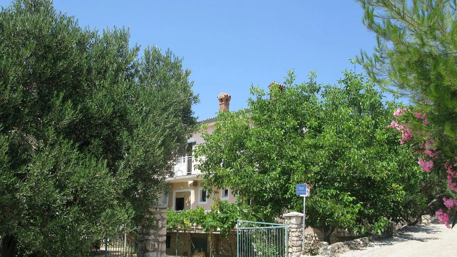 Apartment Branko Banjol Croatia