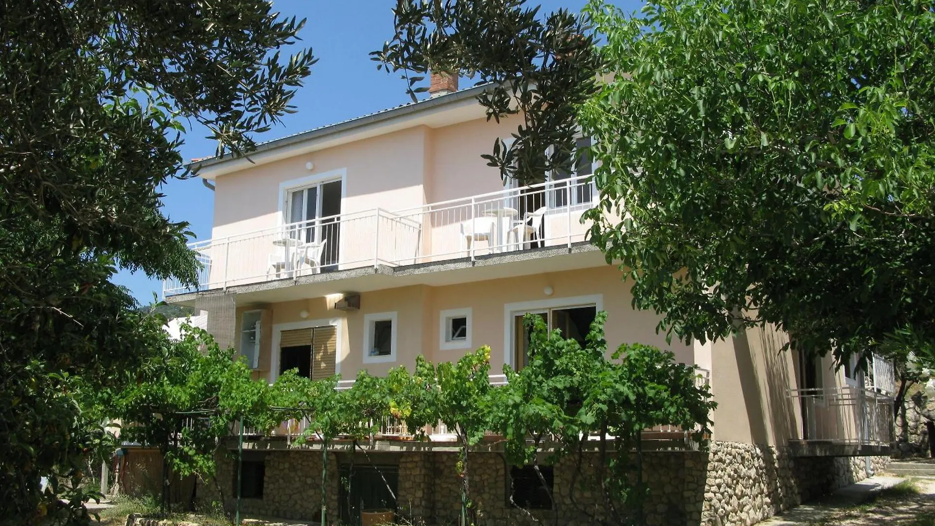 Apartment Branko location